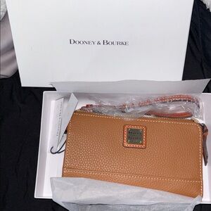 Dooney & Bourke 🆕 pebbled  zip wristlet tanned cowhide from Italy Caramel color